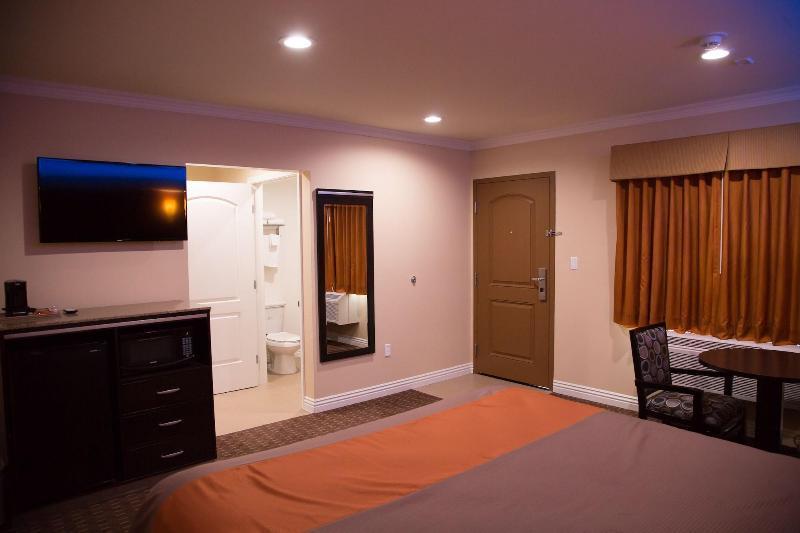Diamond Bell Inn & Suites Exterior foto